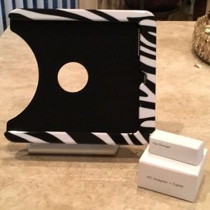 INFOtainment I Pad Charging station